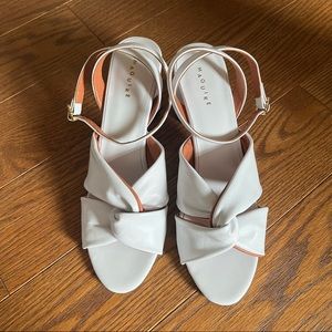 Maguire Shoes White Valas Heels 💍✨